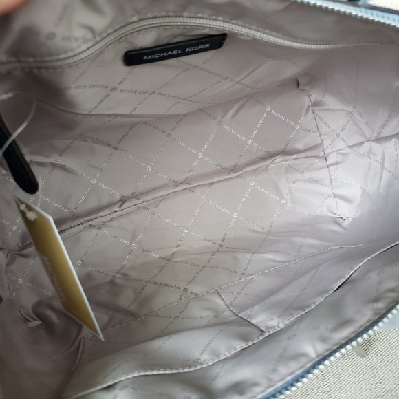 SOLD Michael Kors Ciara Bag + Wallet + Pom set - Picture 3 of 8